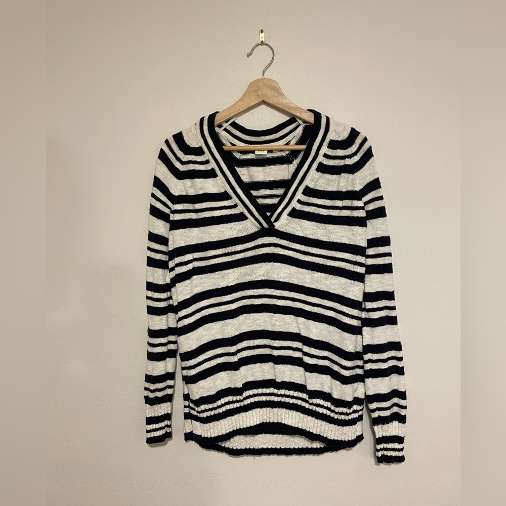 Gap striped sweater size S (navy/white stripes)